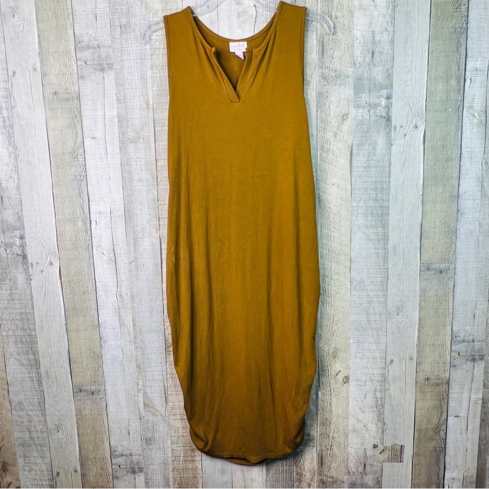 Isabel Maternity by Ingrid & Isabel Size XL Ribbed Notched B-Neck Ruched Dress